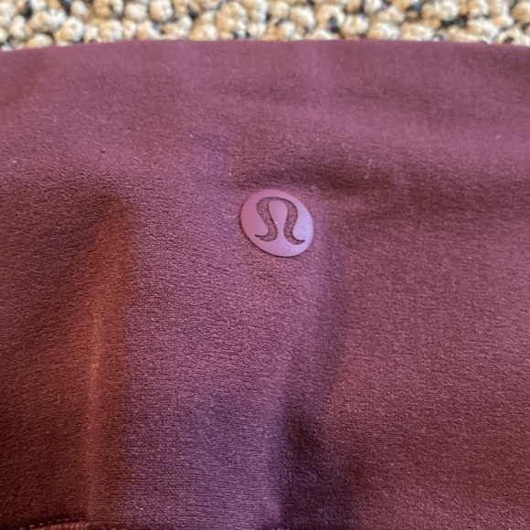 Lululemon Deep Purple Leggings Size 6 in EUC - Picture 4 of 10